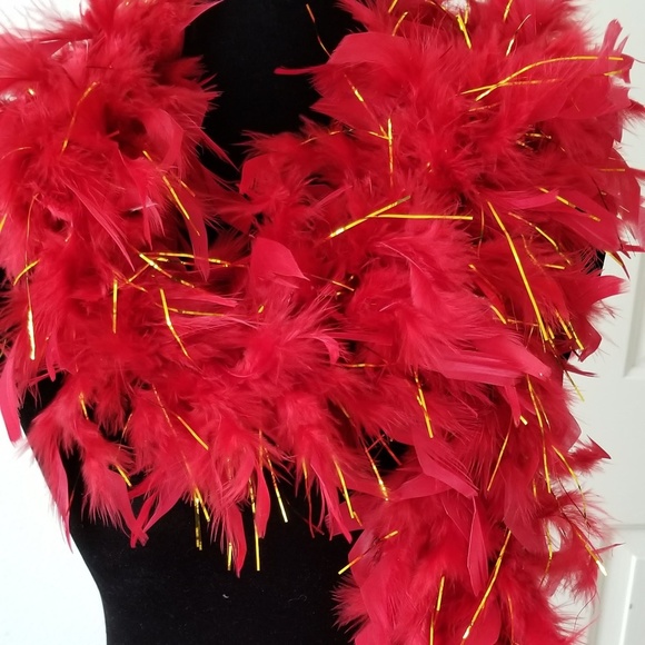 65-45 Gram Chandelle Feather Boa Bright Red W/Gold - Picture 3 of 8